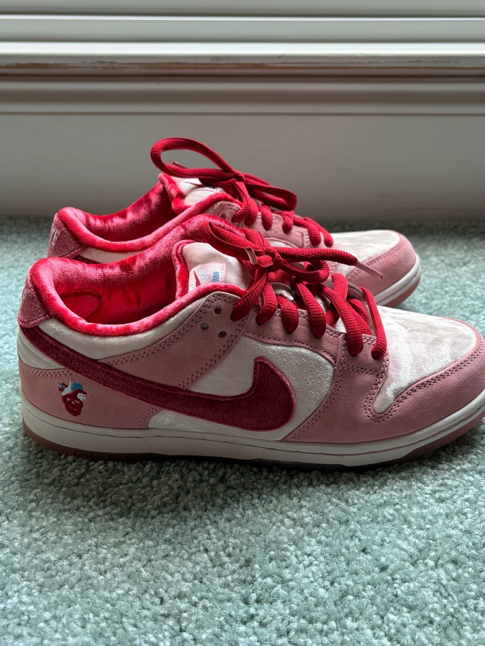 StrangeLove x Nike SB Dunk Low "Valentine's Day" (Style Code: CT2552-800) EU 41